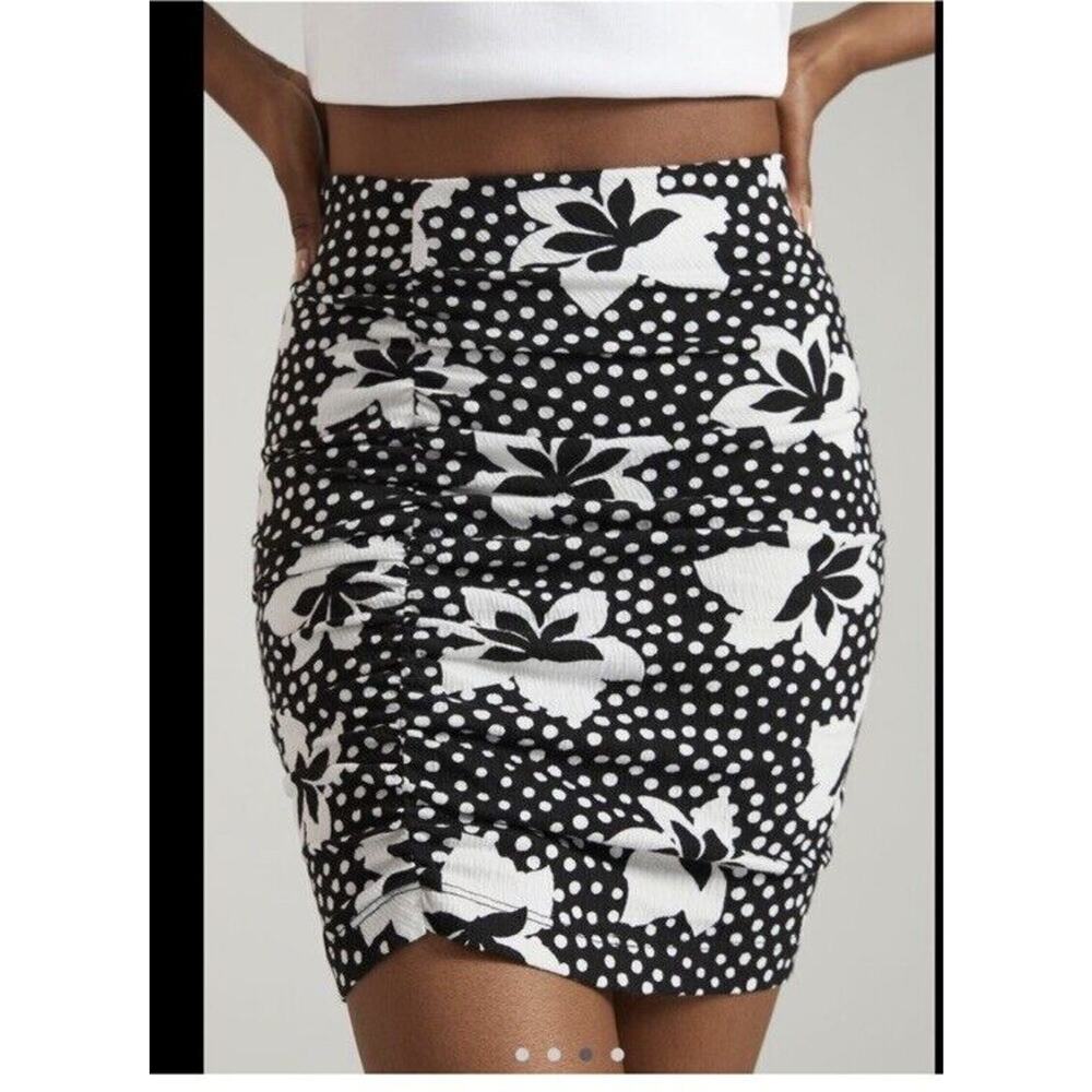 Anthropologie Porridge Ruched Knit Mini Skirt Size Small NWT Black White Floral